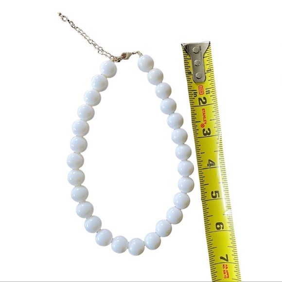 Vintage Three Plastic Beads Retro Mod Necklaces Yellow Blue & White - Picture 2 of 4